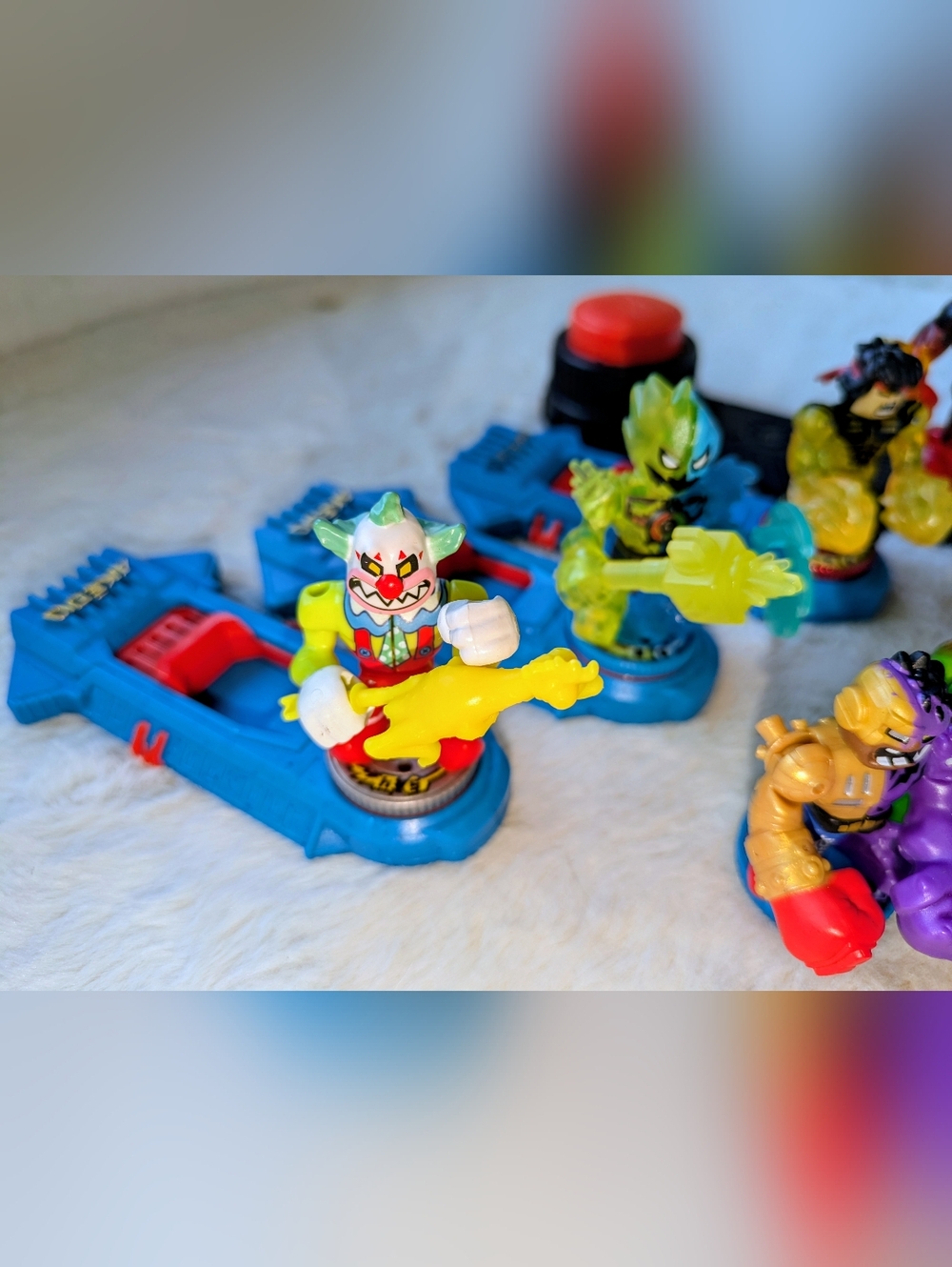 Lot of 6 Akedo Warrior Toys and Accessories - Picture 2 of 4